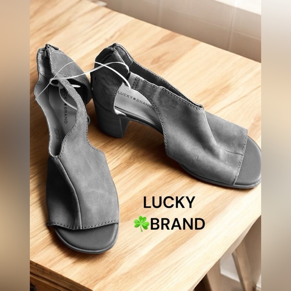 Lucky Brand Shoes - Size 9 1/2 LuckyBrand block heel gray sandals